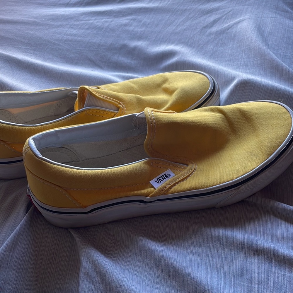 Slip on Vans Size 6.5 barely worn - Picture 5 of 5